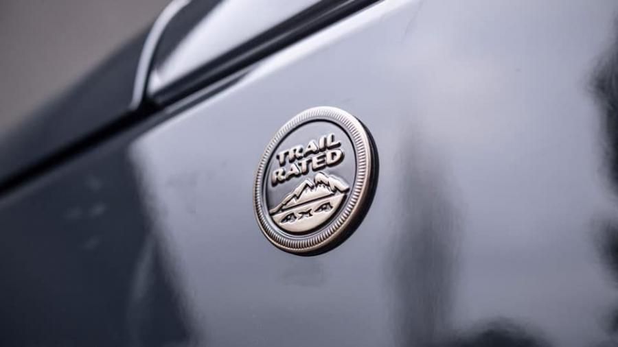 Детали экстерьера Jeep Wrangler Unlimited Sahara by RACE! 2019 года  (фото 10 из 11)